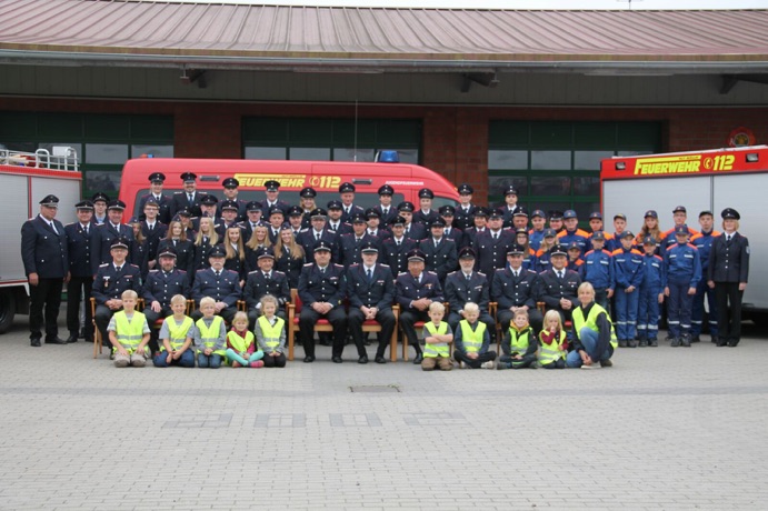 Gruppenbild FW komplett